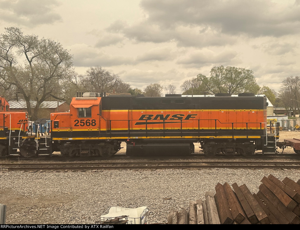 BNSF 2568